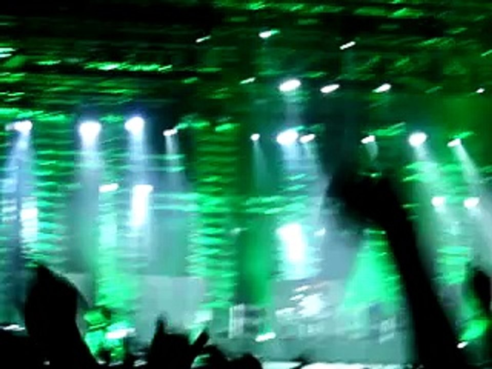Muse - New Born, Malsaucy, Eurockeennes, Belfort, France  7/3/2006