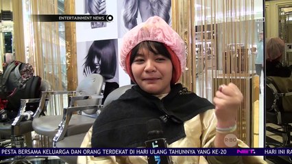 Amel Carla Merubah Gaya Rambut Jadi Keriting