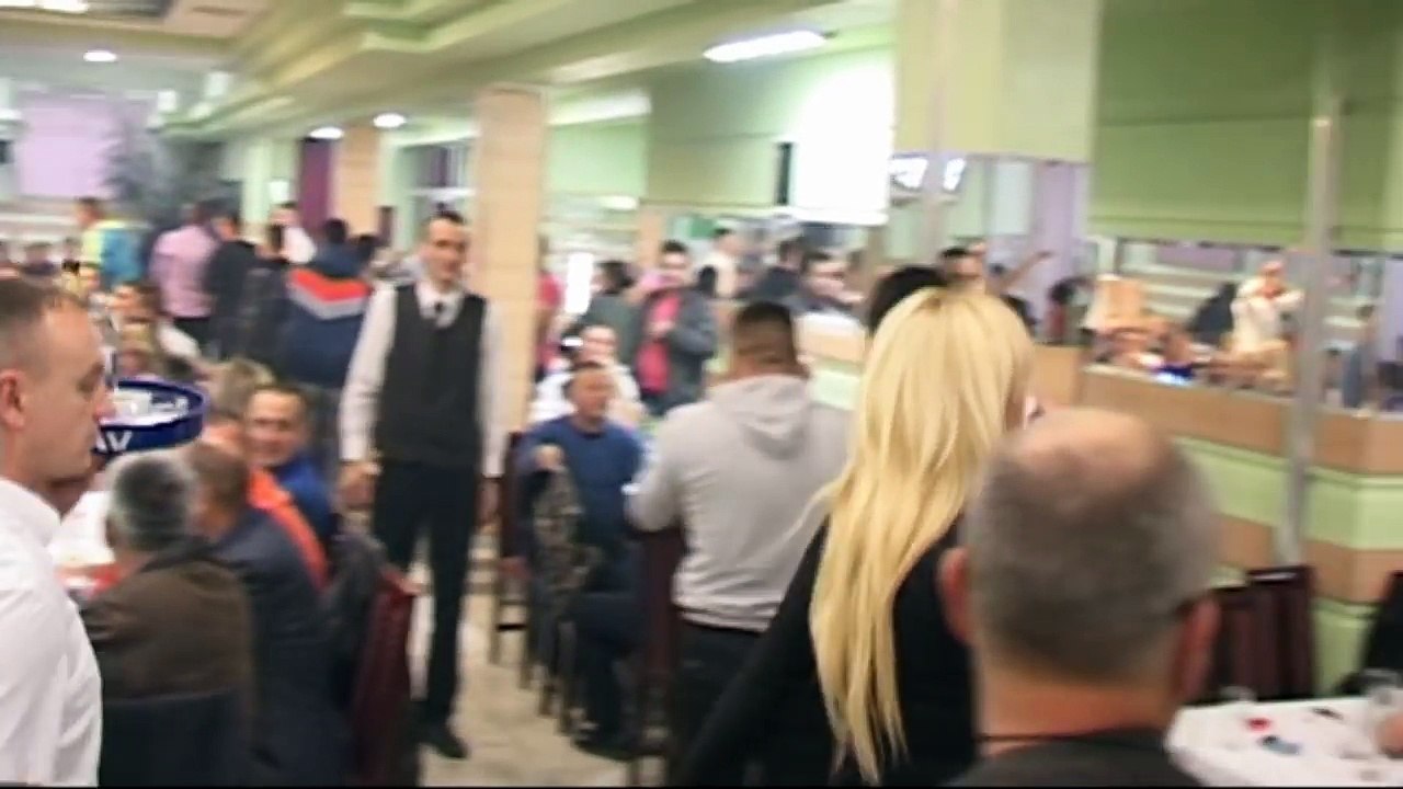 Ivana Sasic - Malo Mesto Sve Se Zna