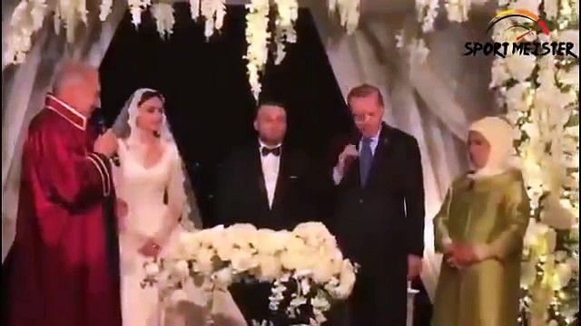 Gökhan Töre Esra Bilgiçle Cumhurbaşkanı Erdoğanın şahitliğinde evlendi