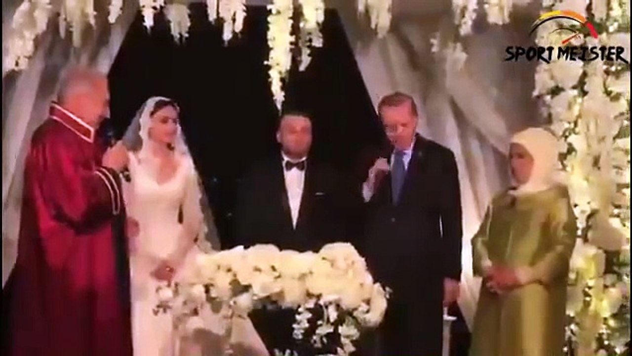 Gökhan Töre Esra Bilgiçle Cumhurbaşkanı Erdoğanın şahitliğinde evlendi