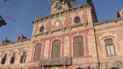 Carles Puigdemont prepara su intervención en el Parlament