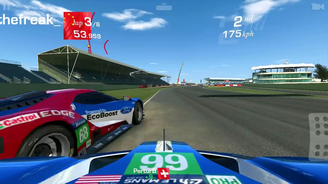 Real Racing 3 Dirty way racing in Silverstone GP