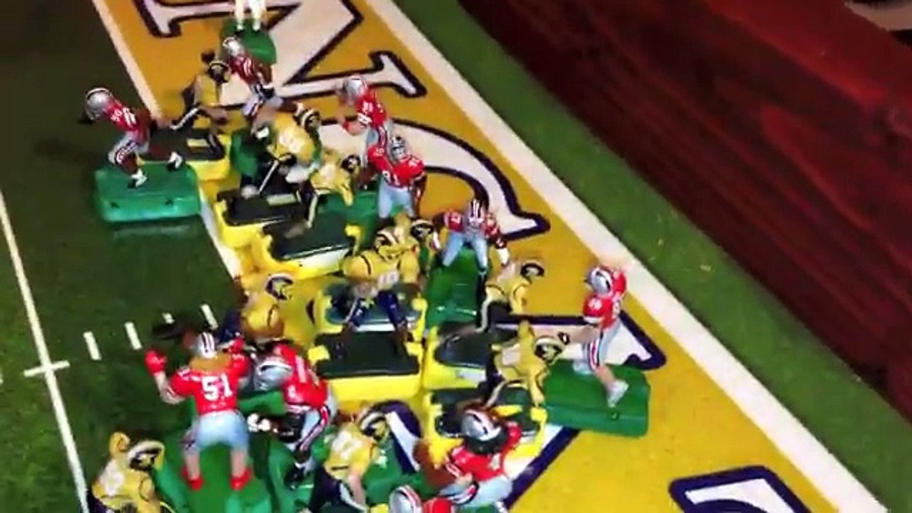 (Season 1)Electric Football Aggies verses Buckeyes (1st Quarter)