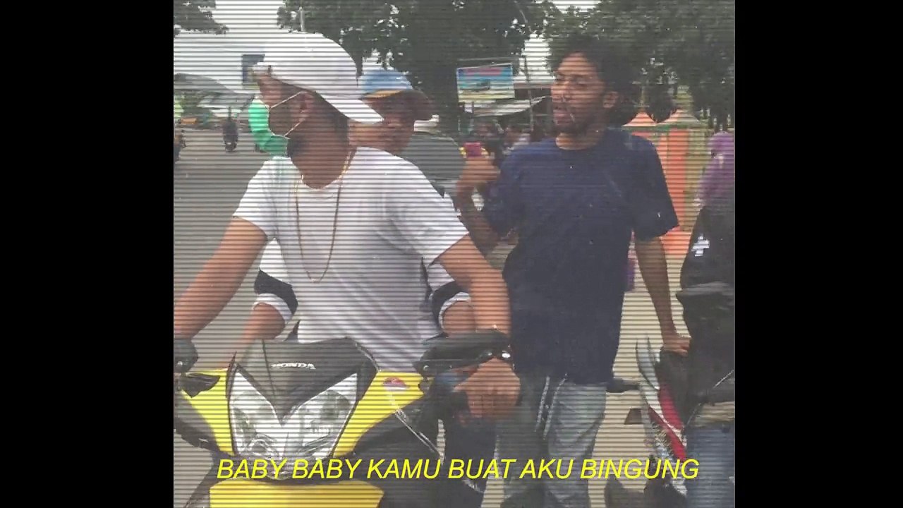 KUMIS GANG - Iyain Aja (ft. LIL ZI) [ Lyric Video ]-WLEPNBOtZpc