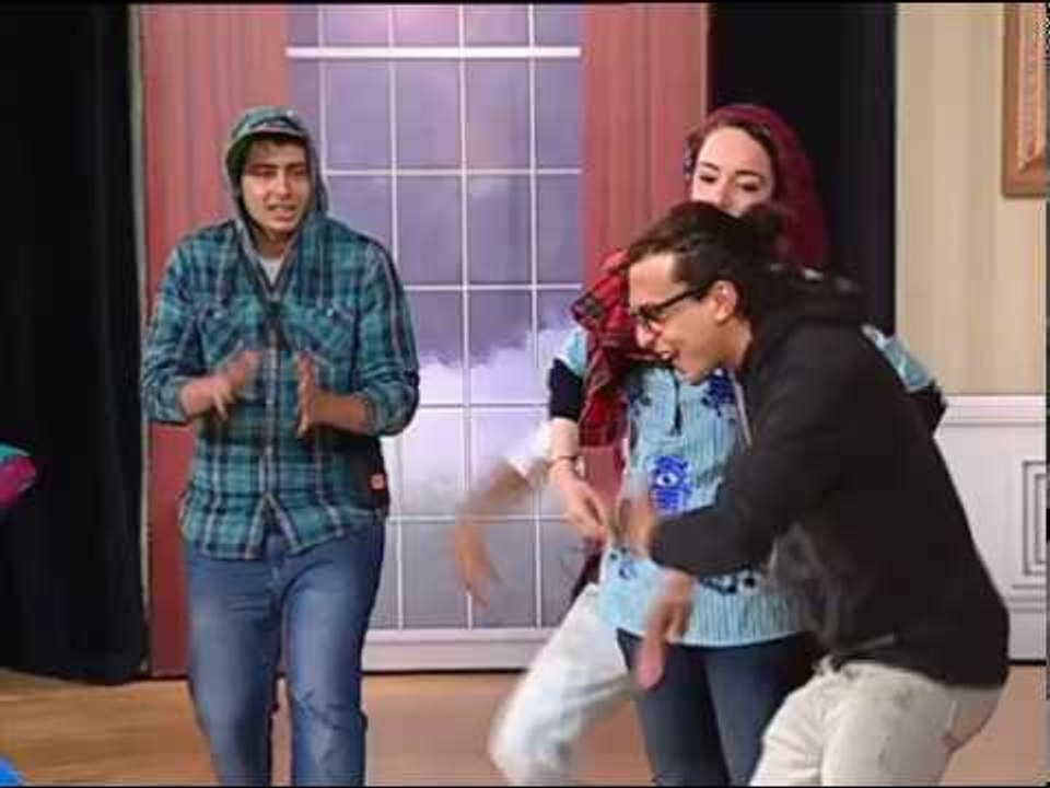 فى كل شلة صاحبك اللى بيحسد " أبو العيون" ... #تياترو_مصر