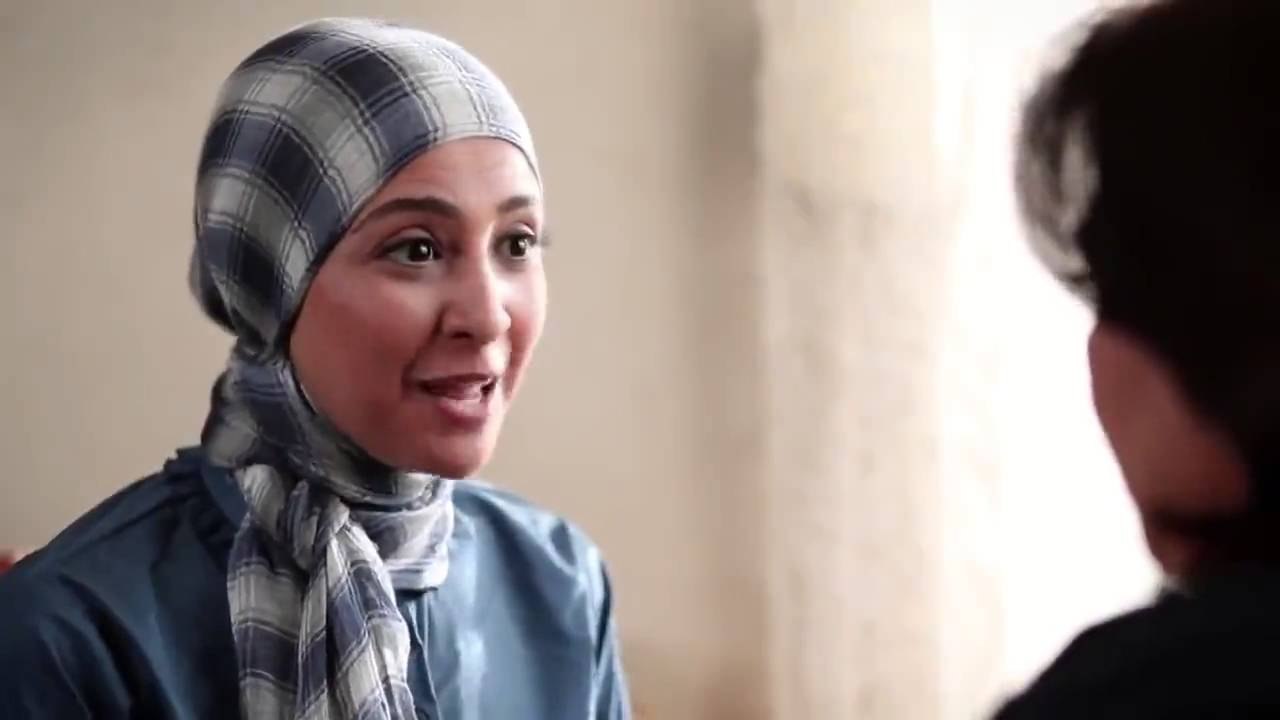 أخت تريز - مشهد رائع لحنان ترك لإستعطاف والدتها لإبعاد أخوها عن التحرش بها "قولى لصلاح ميسلمسنيش"