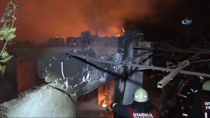 Bakırköy'de Gecekondu Alev Alev Böyle Yandı