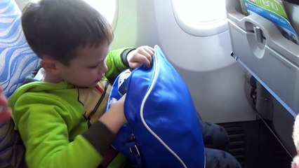 Летим домой в Одессу из ОАЭ получаем загадочные подарочки Gifts from Fly Dubai unboxing