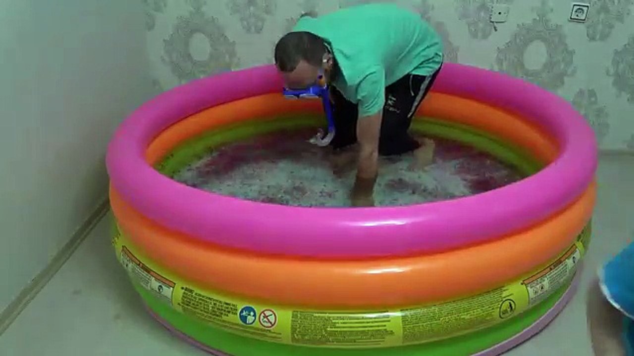 50,000 ORBEEZ Su Maymunu ile Havuz Eğlencesi !!!!!