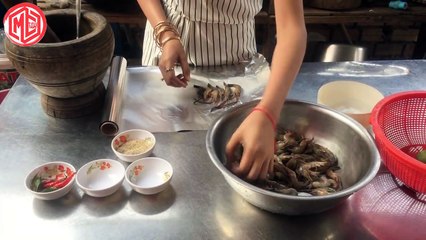 Brave Beautiful Girl Grill Shrimp on Tail Pipe Motorcycle - Best Cooking Food in My Village