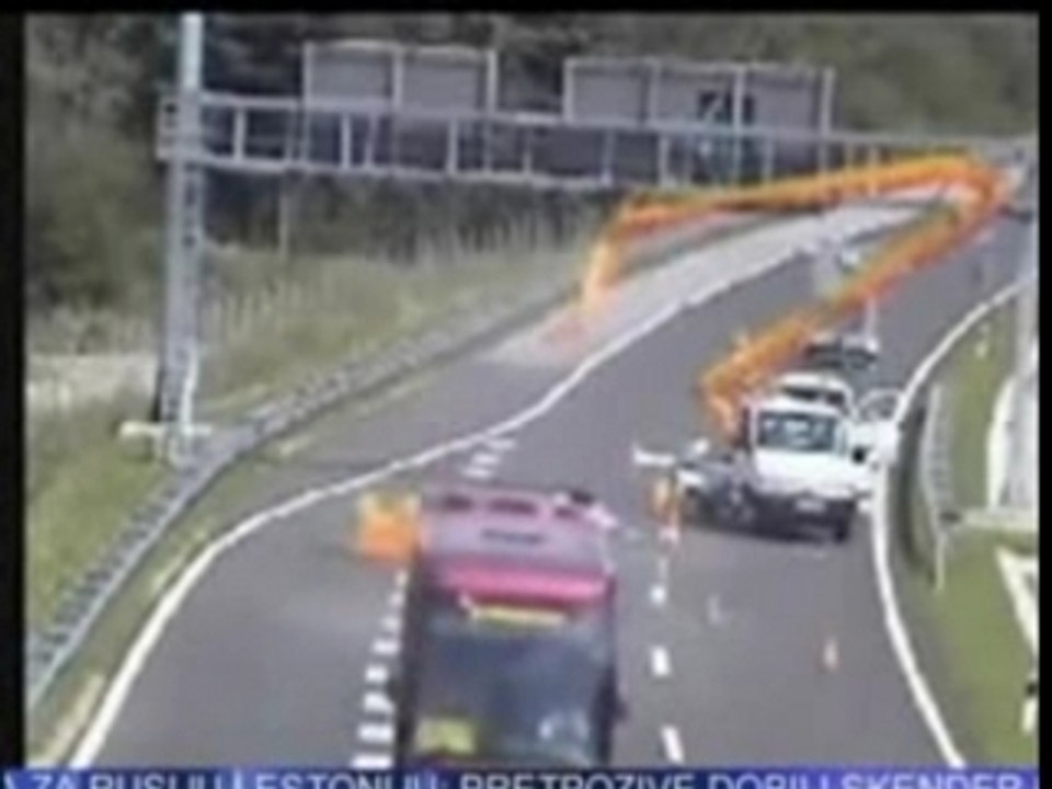 bus contre grue