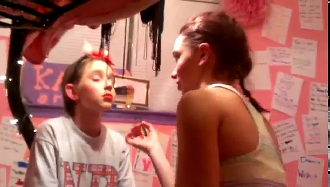 kaily does her brothers makeup