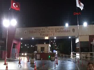 TAHLİYE KARARI VERİLEN 8 KİŞİ SİLİVRİ CEZAEVİ'NDEN AYRILDI