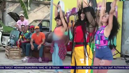 Jaga Penampilan, Denada Ikuti Nasehat Sang Mama