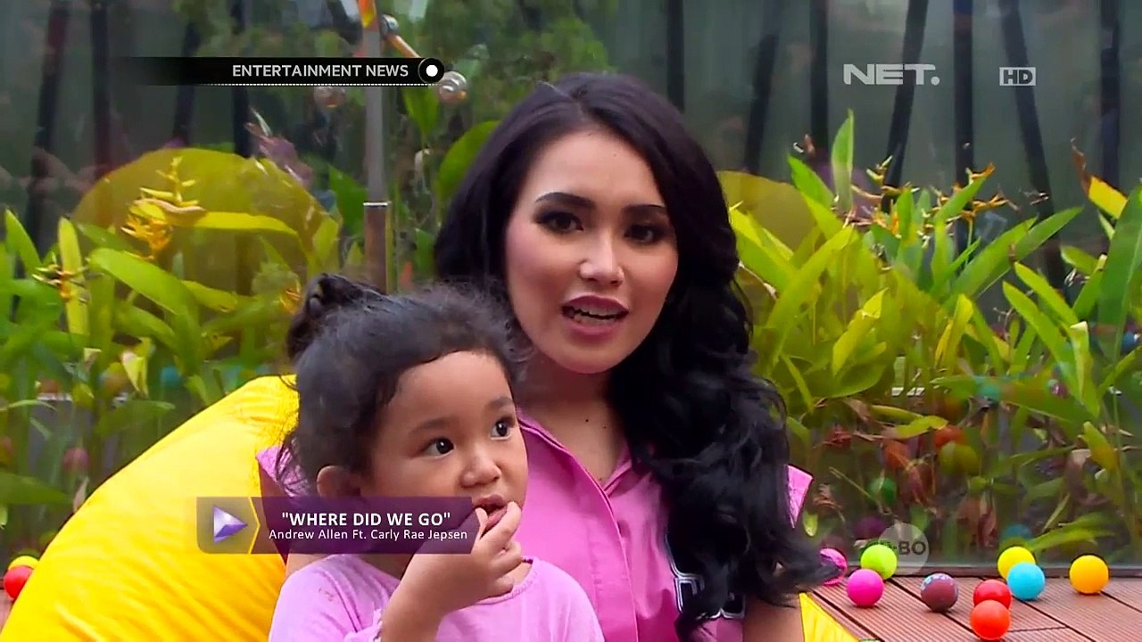Cerita Liburan Ayu Tingting Di Singapura