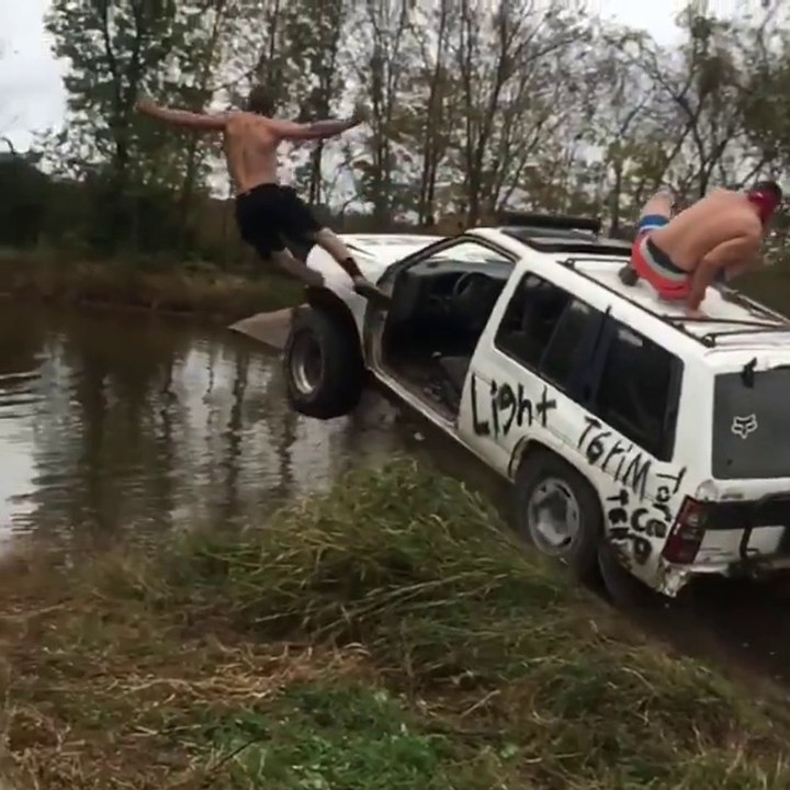 Ces tarés sautent en 4x4 dans un lac à toute vitesse. Cascade de dingue
