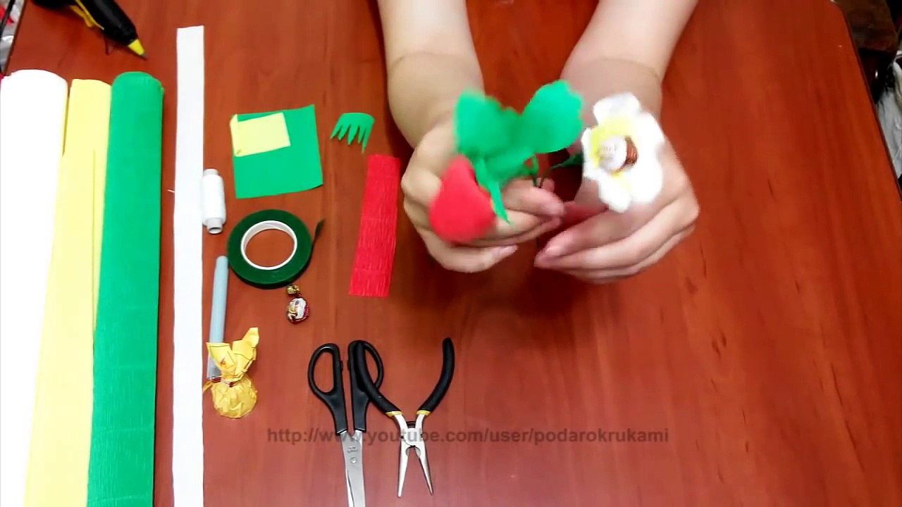 Клубника из конфет. Букет из конфет. DIY strawberry of sweets