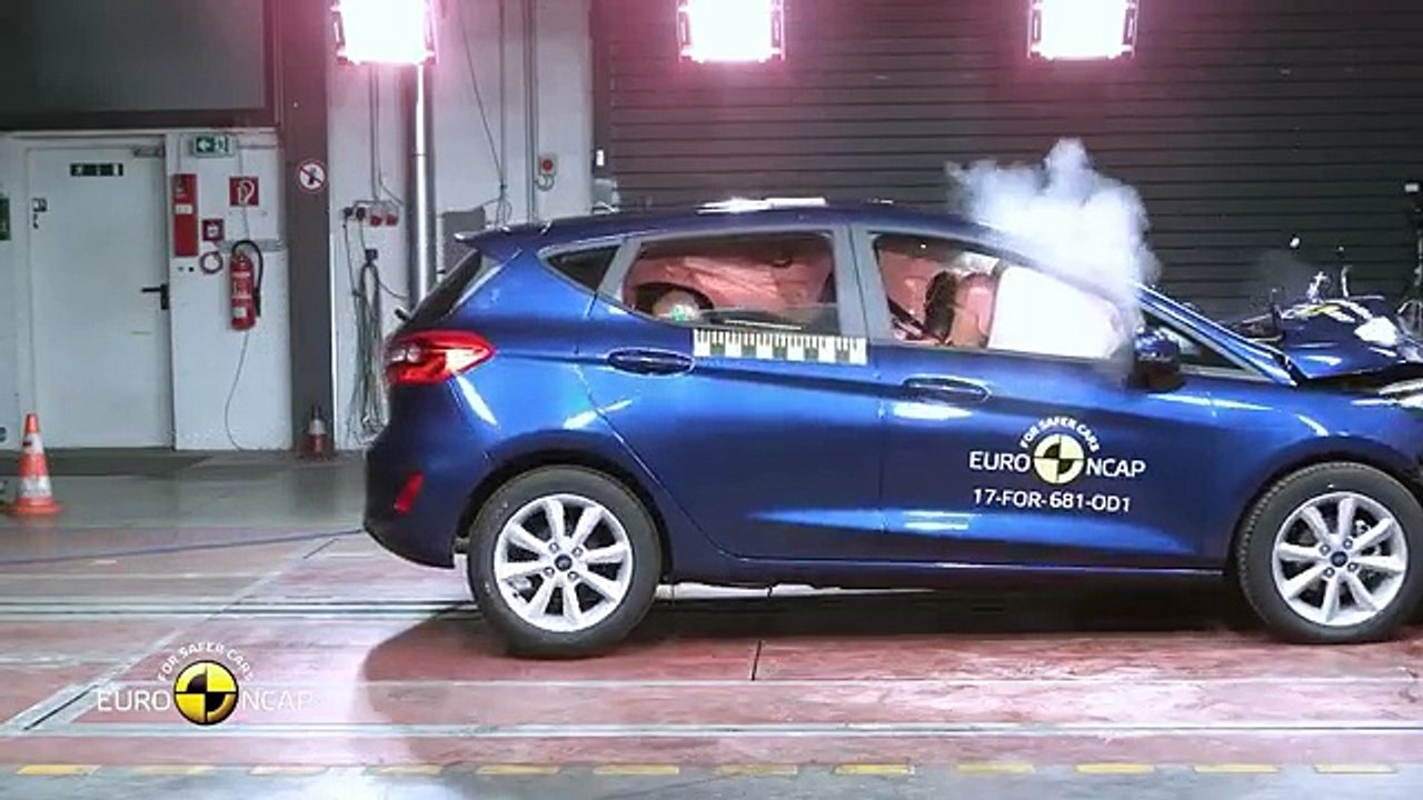 2017 Ford Fiesta vs 1997 Ford Fiesta - Euro NCAP crash test-xN_YyQe2OKQ