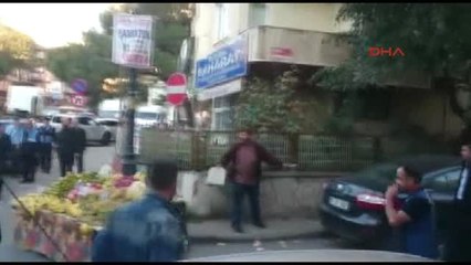 Seyyar Satıcının Bıçakla Direnişi