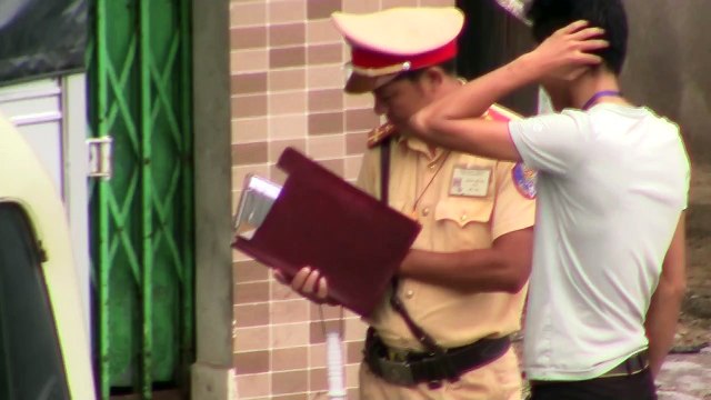 Mờ ám quy trình kiểm tra của tổ CSGT công an TP Huế-5