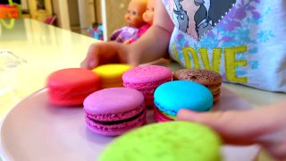 Bad Baby Born Doll STEALS candy food Johny Johny Yes Papa Song Kid's Nursery Rhyme for children-V_om80zFbxM