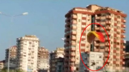 Yamaç Paraşütü ile Karadeniz Sahil Yoluna İndi