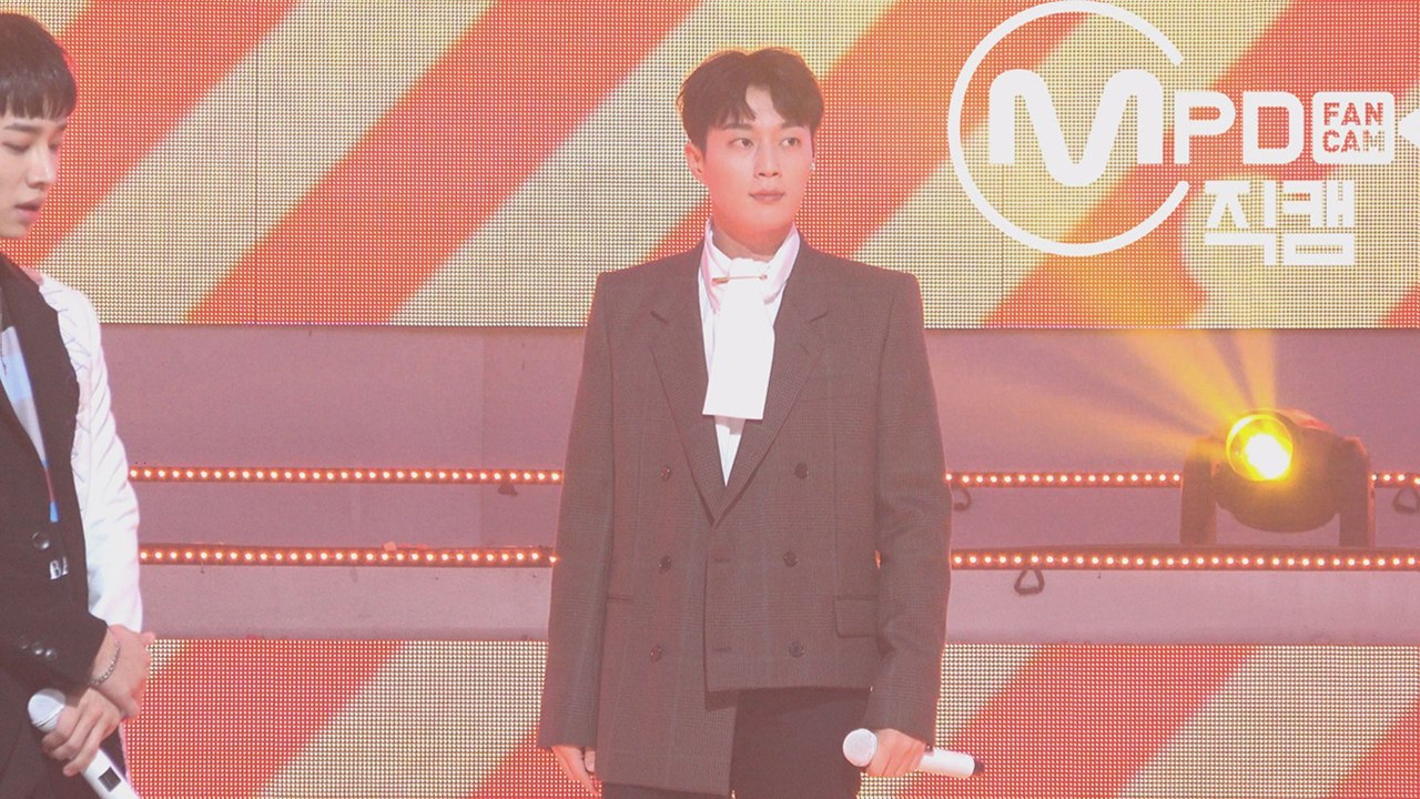 하이라이트 윤두준 직캠 어쩔 수 없지 뭐 엠카운트다운_171026