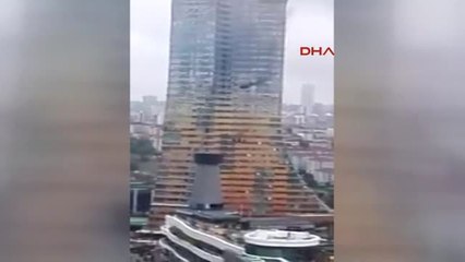 Ataşehir'de Gökdelende Yangın 1