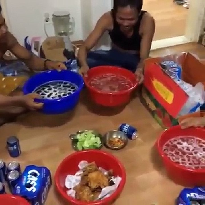 I drink beer with a pot