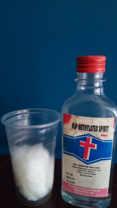 How to use methylated spirit to get rid of gunk dirts on your scalp when wearing braids
