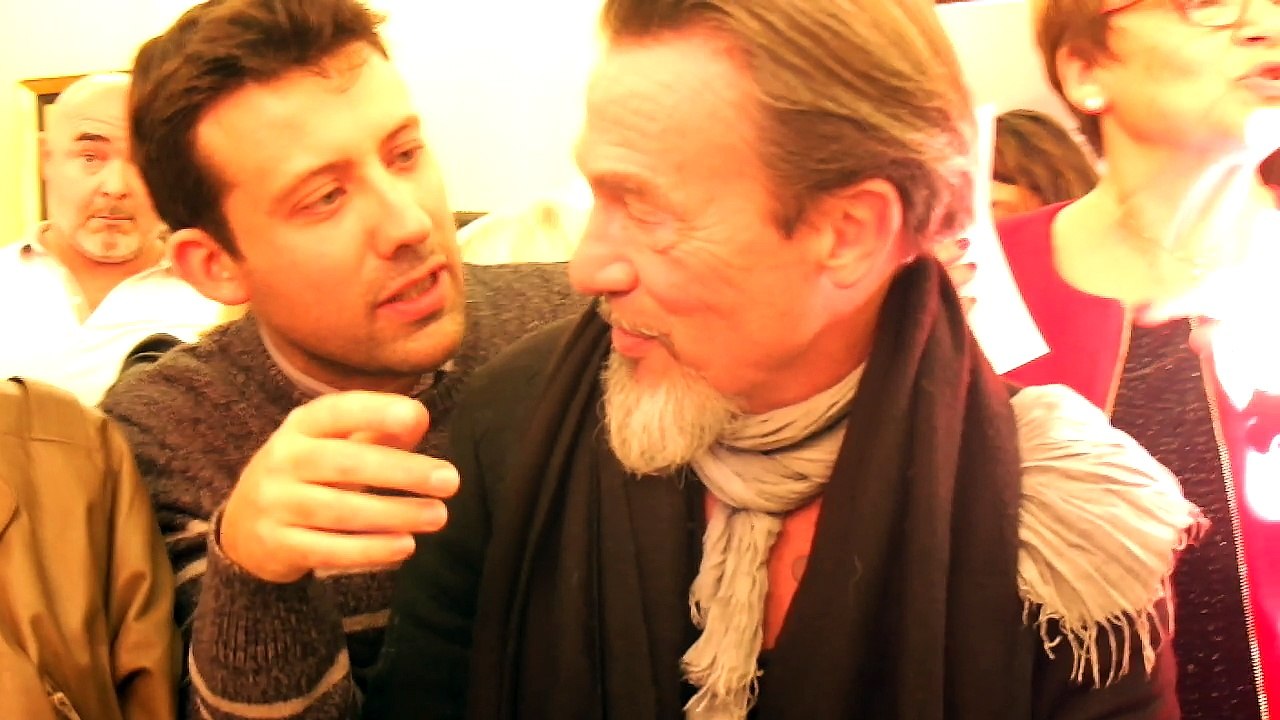 Florent Pagny salue les lecteurs