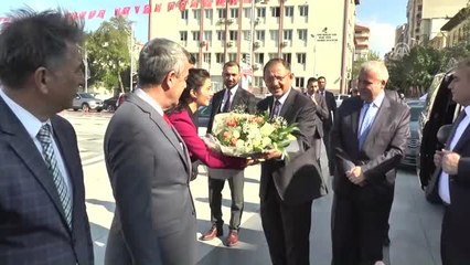 Bakan Özhaseki - AK Parti'li Belediye Başkanlarının İstifası