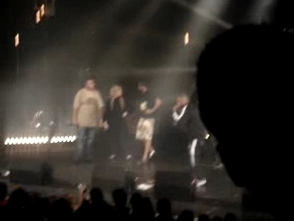 Soprano dance le MIA a l ancienne belgique le 2/11/07