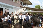 Présentation d'un internat par le Président de la République, Emmanuel Macron, à Maripasoula en Guyane