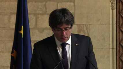 رئيس كاتالونيا يتراجع عن الدعوة للانتخابات لتهدئة الأزمة