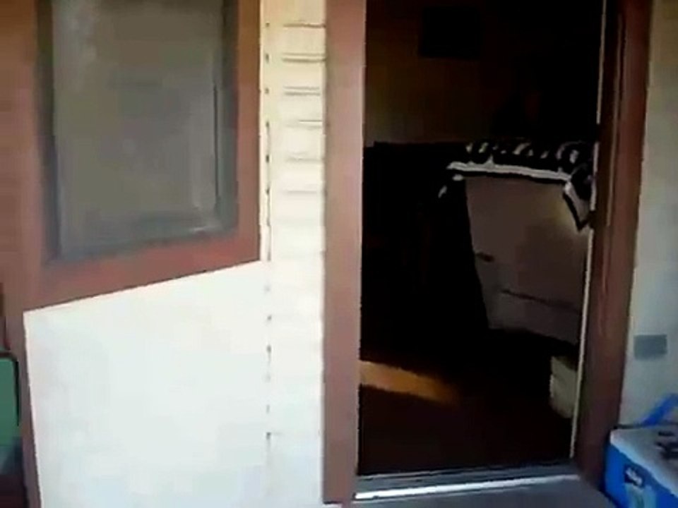 Dad Home on Leave, Surprises Daughter