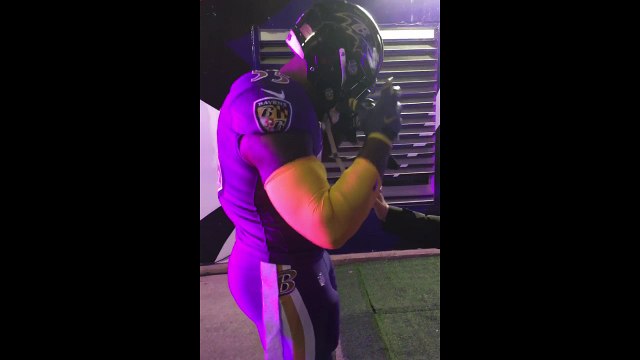 Baltimore Ravens linebacker Terrell Suggs gets hyped up before TNF