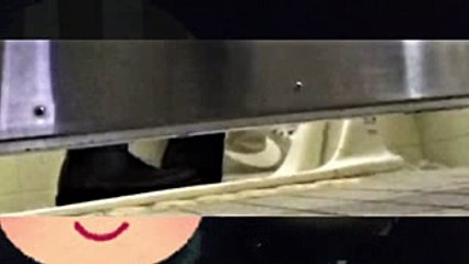 公園のトイレでセックス！？エロ注意