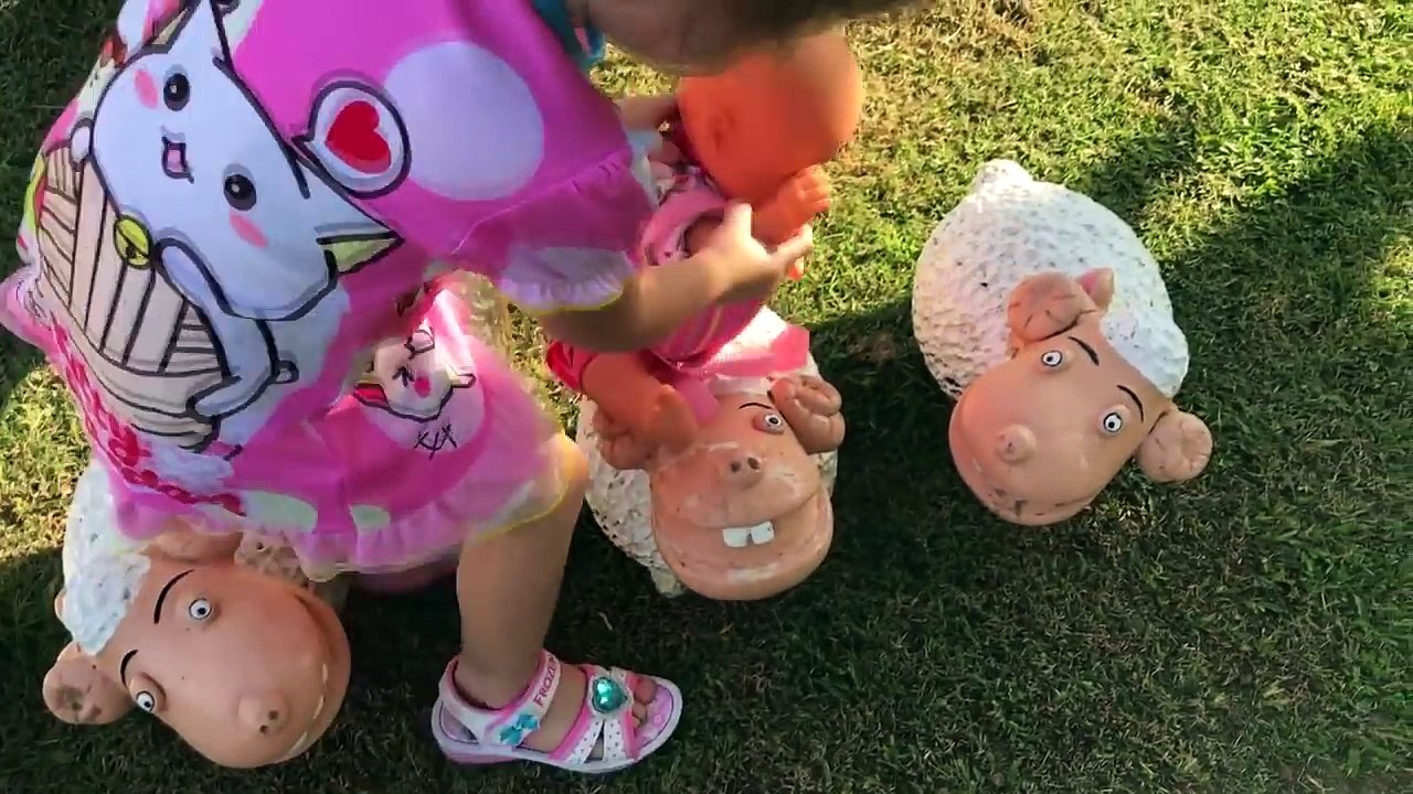 Funny Babies ride by parents car and play fun Nursery Rhymes Songs for children and Baby Born Doll-P_j3sbiH4ic