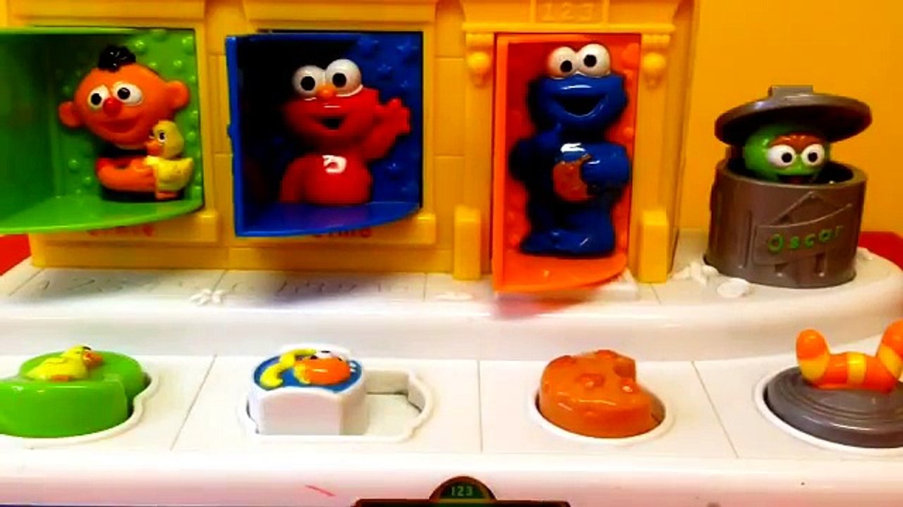 Baby Sesame Street Pop-Up Pals Surprise Toys-mBtvh7kkUE4