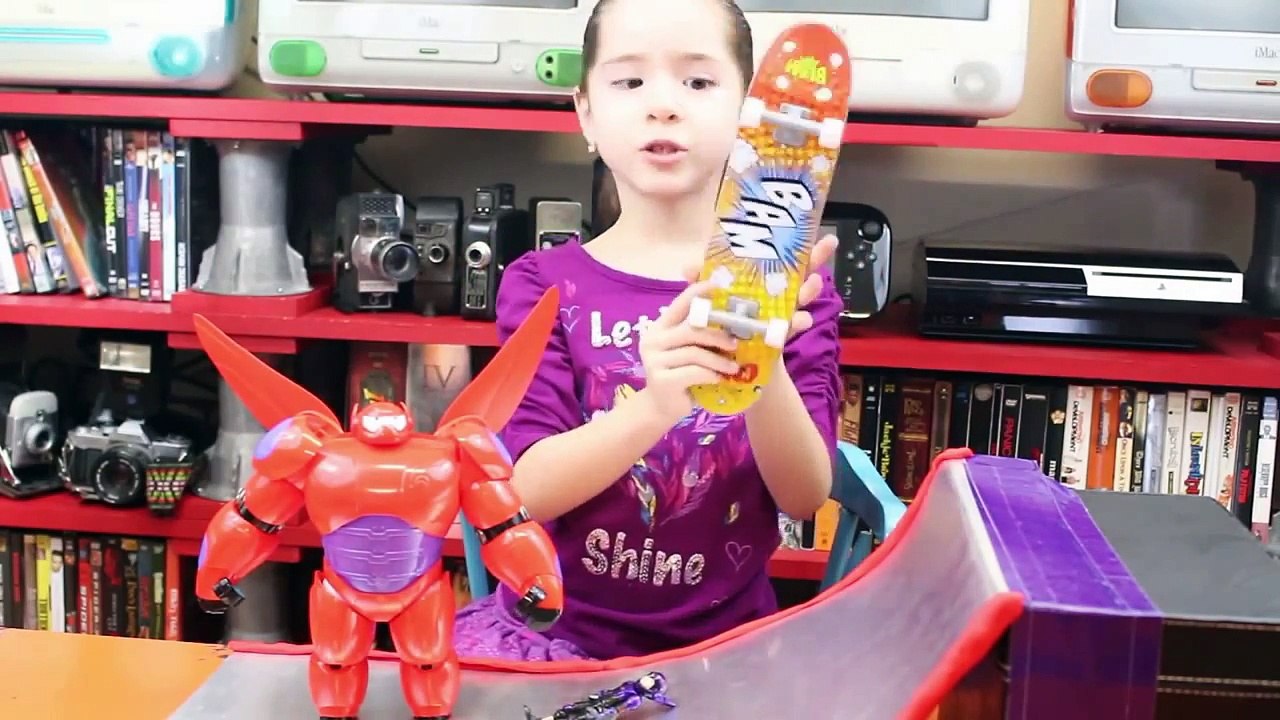 Big Hero 6 Baymax Skateboarding on Ramp with Play Doh Fun