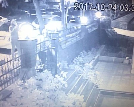 Taksi ile Gelen Hırsızlar, 100 Bin Liralık Otomobili Çalıp Kaçtı