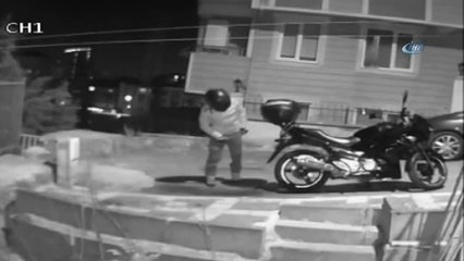 Park Halindeki Motosikleti Böyle Çaldılar