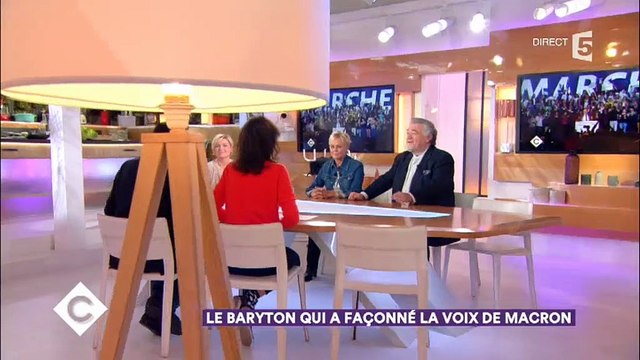Le coach vocal d'Emmanuel Macron revient sur le fiasco de son premier grand meeting - Regardez