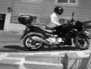 Park Halindeki Motosikleti Çaldılar