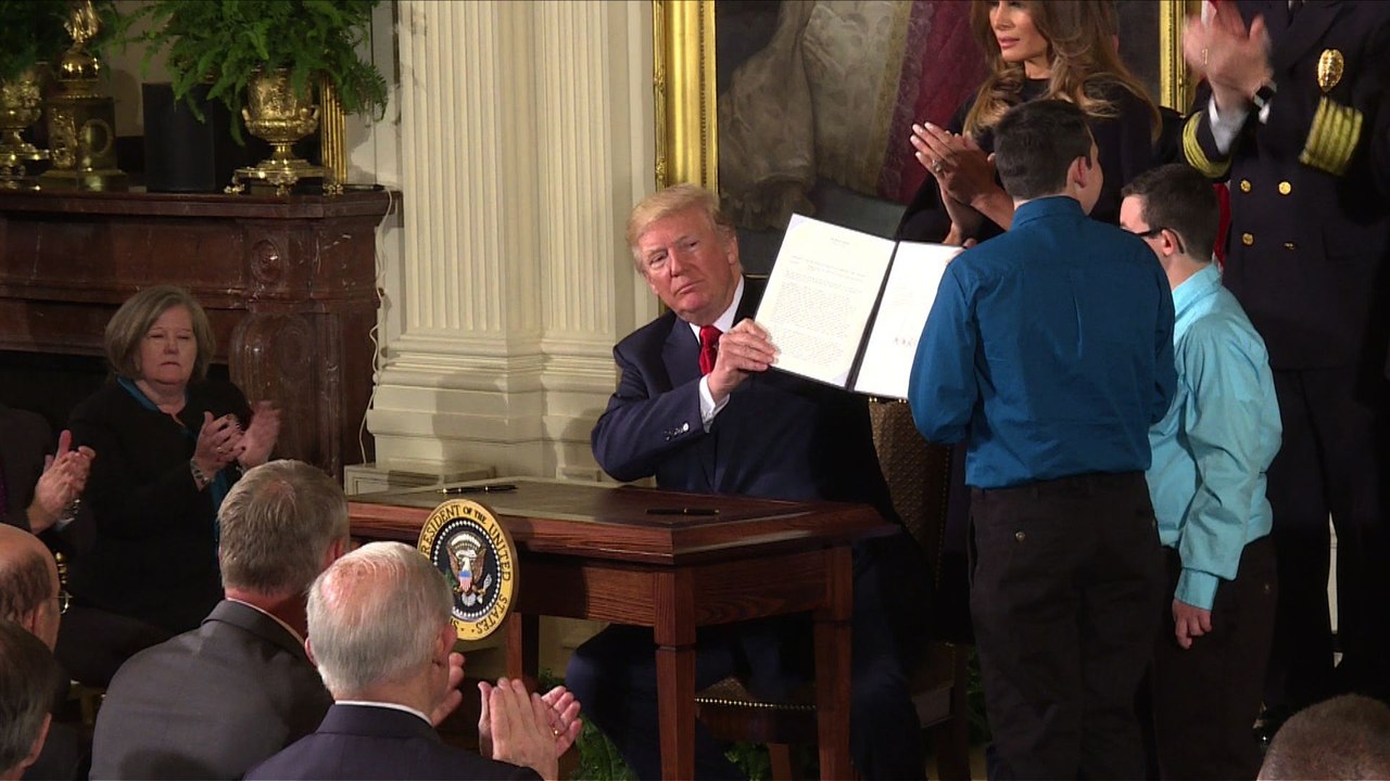 Trump déclare l'"urgence de santé publique" sur les opiacés