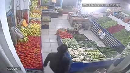 Manavdaki Hırsızlık Anı Güvenlik Kamerasında