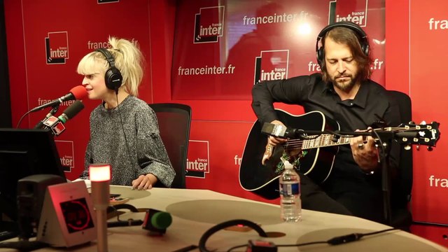 HollySiz chante Whitney Houston dans Boomerang