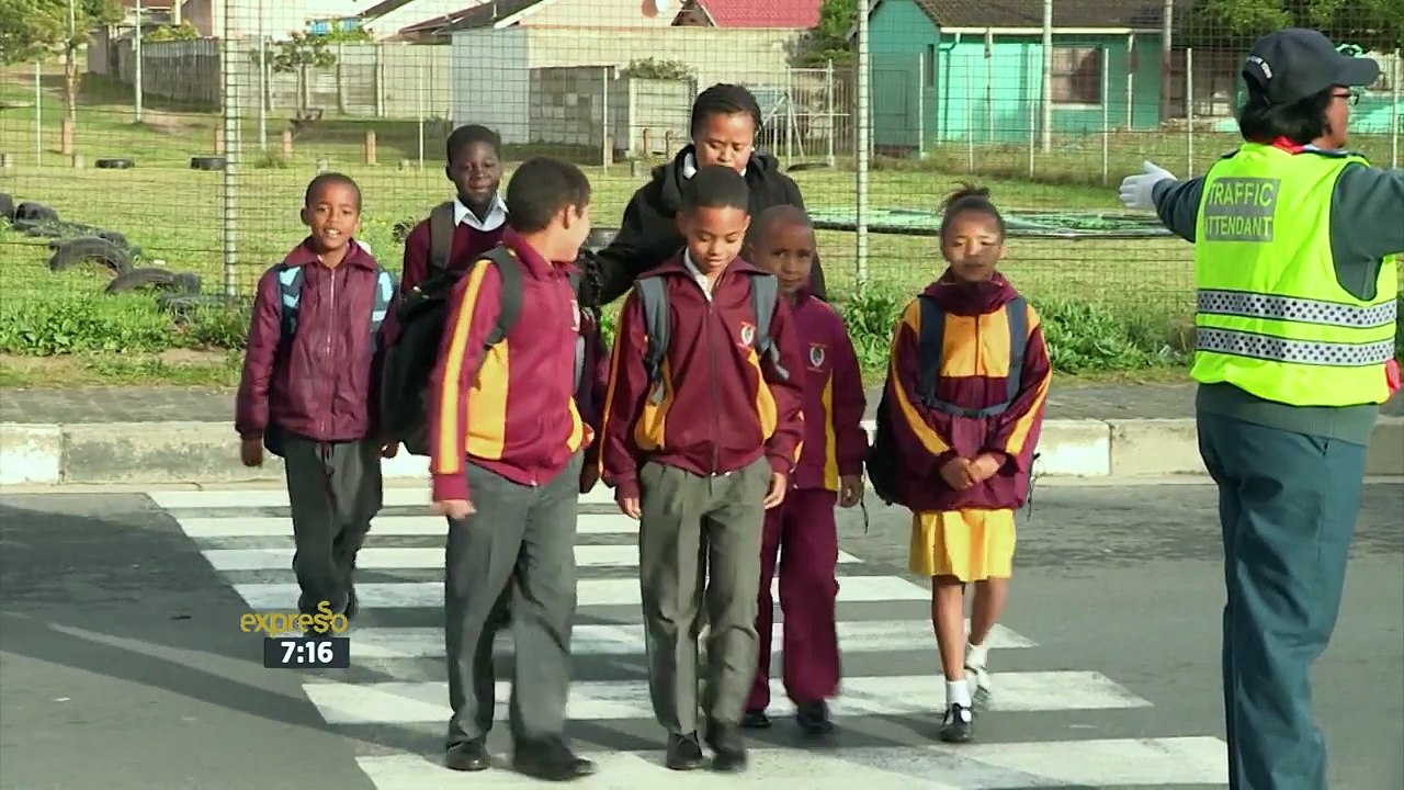 Labour of Love - Meet Cape Town's 66 Year Old Traffic Attendant-bi3zlg8zzT4